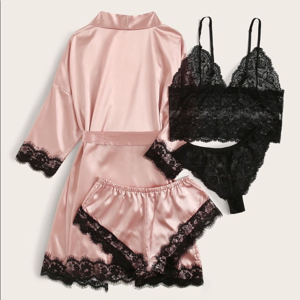 4 Piece Lingerie Set BNWT SIZE MEDIUM - Picture 14 of 16
